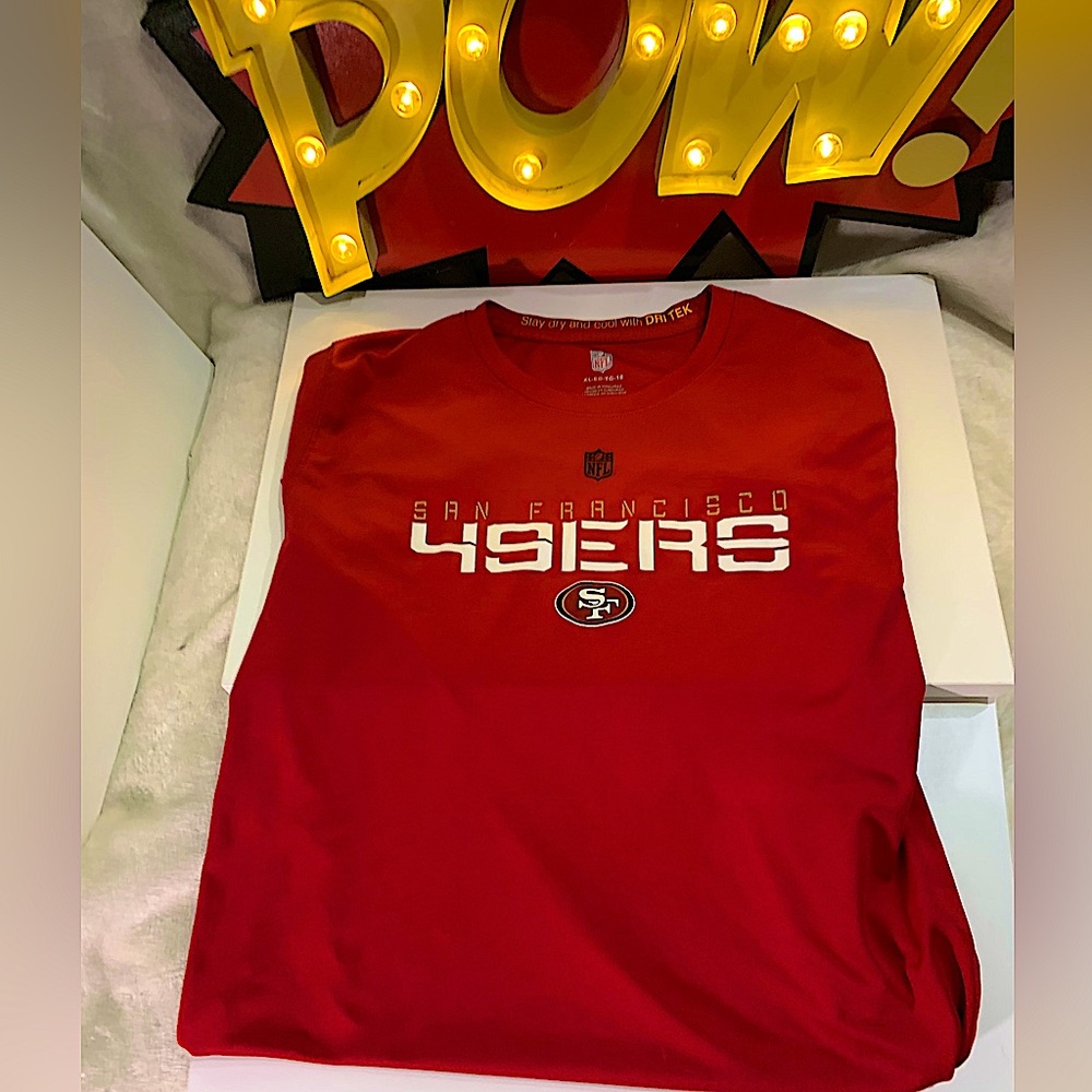 San Francisco 49ers Sideline Player
Men's Nike Dri-FIT NFL T-Shirt
Size XL